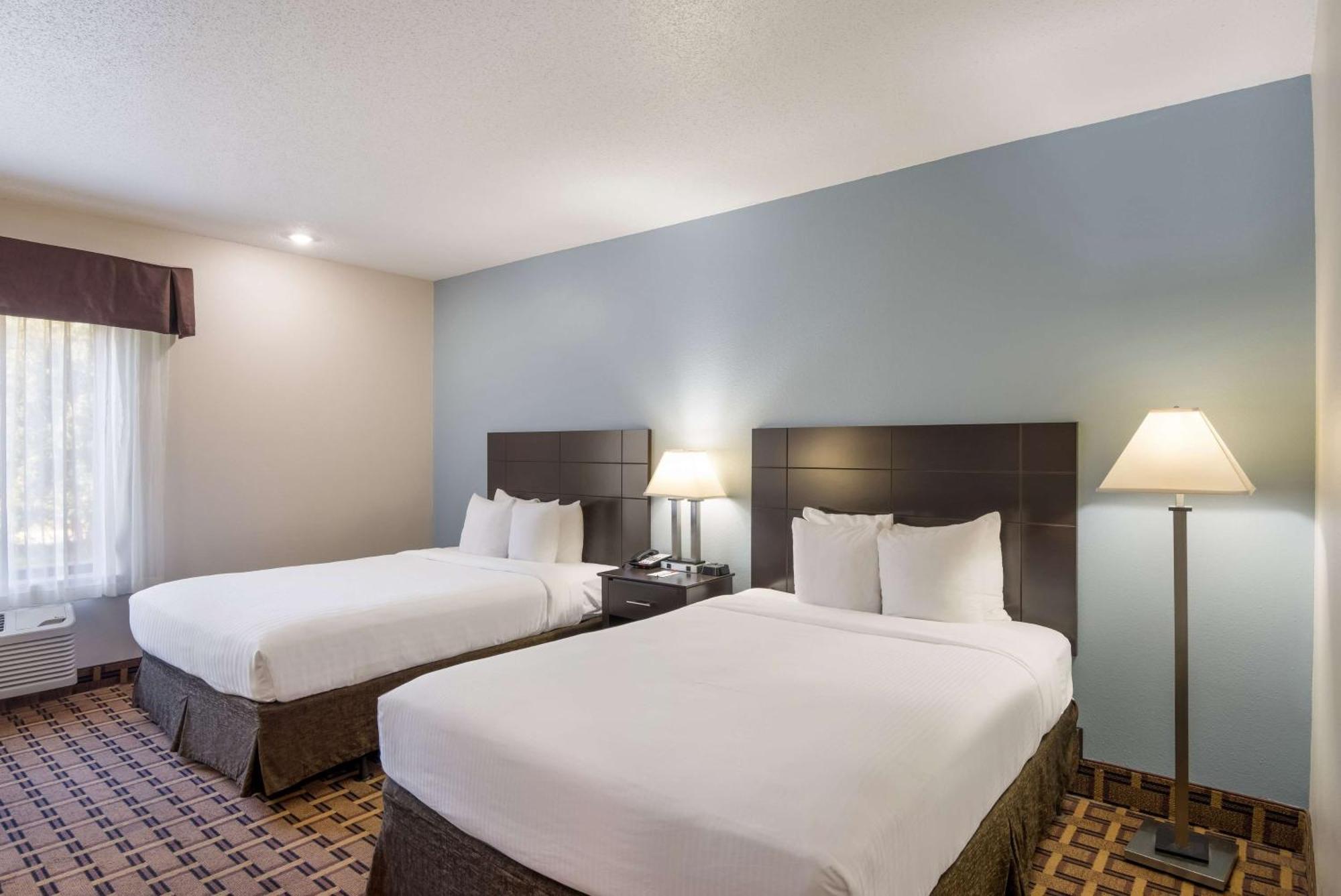 Queen Room with Two Queen Beds - Disability Access,1709878550:JPEG
